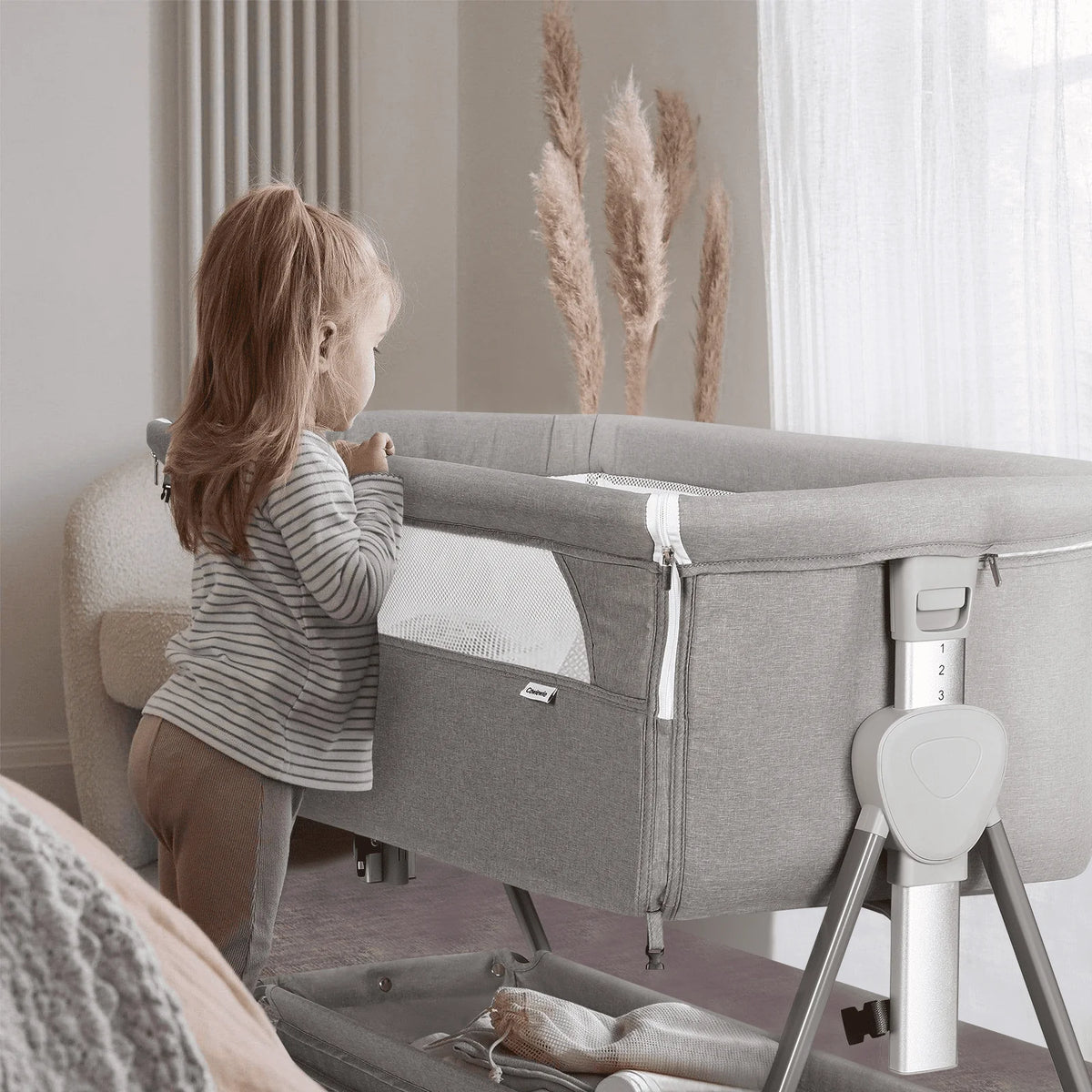 Bassinet with Storage Basket N121956