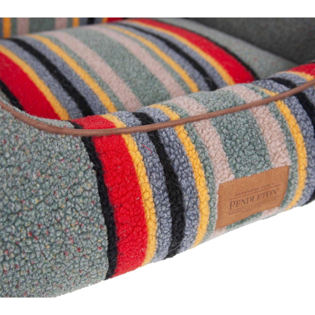 Vintage Dog Bed Q814391