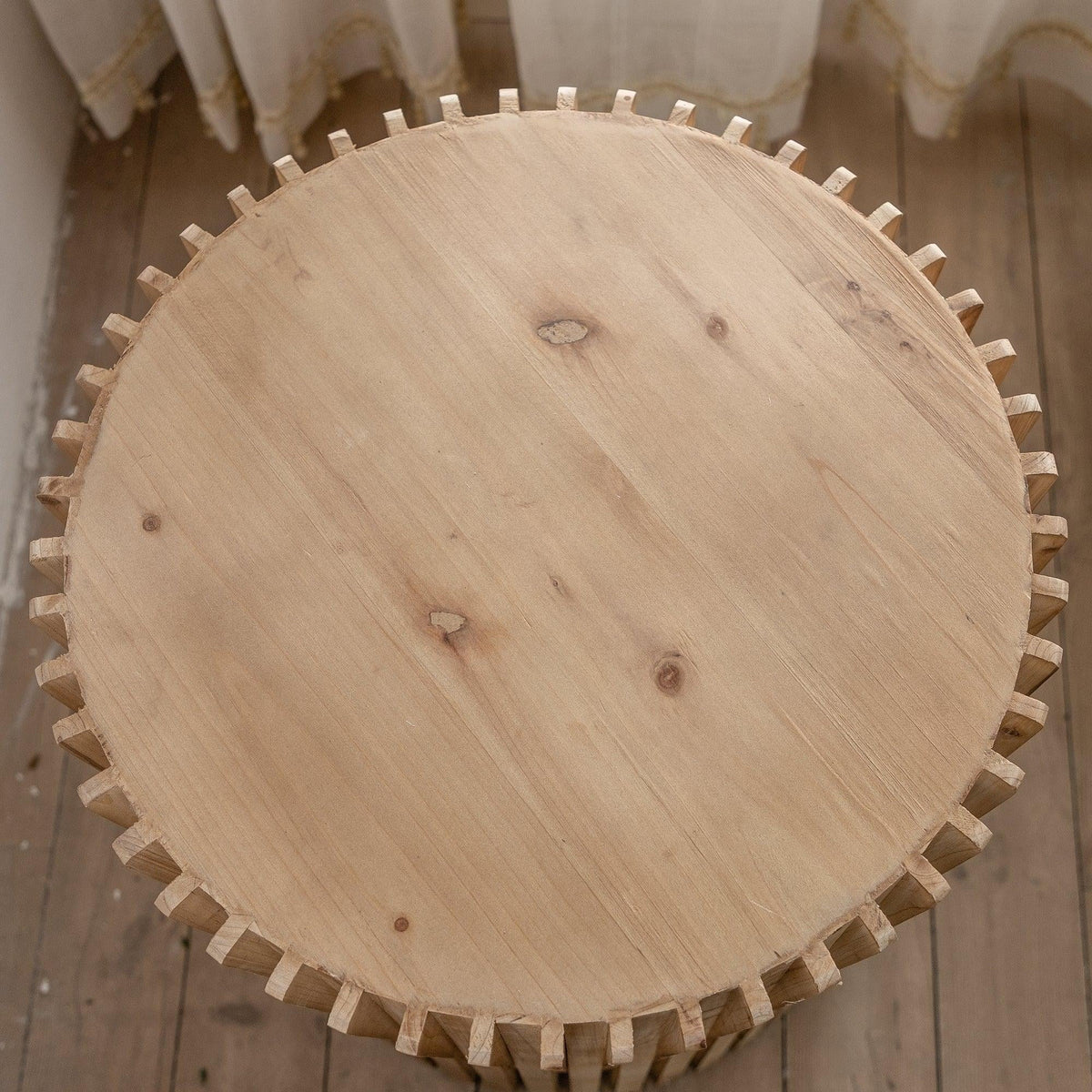 Cylindrical Coffee Table with Vertical Texture G30923