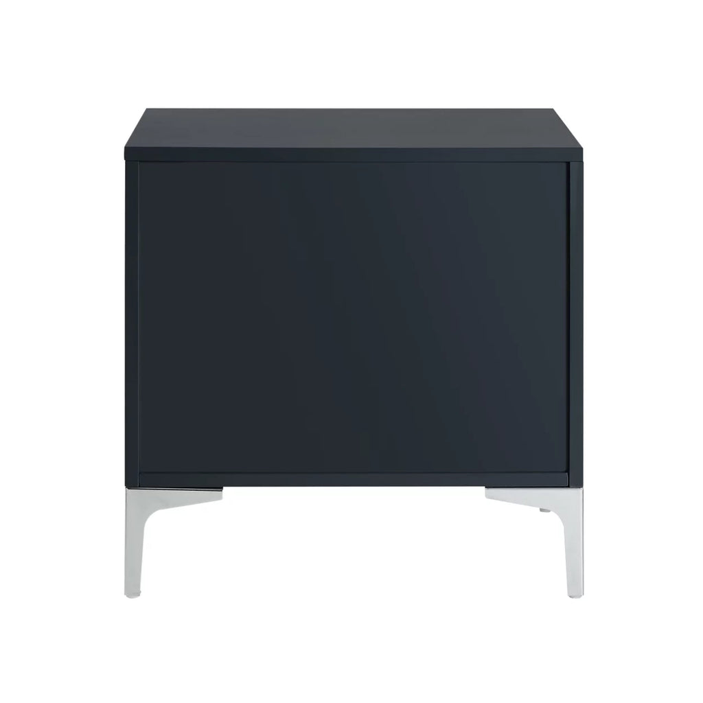 Lacquer Finish 3 Drawer Nightstand O6684
