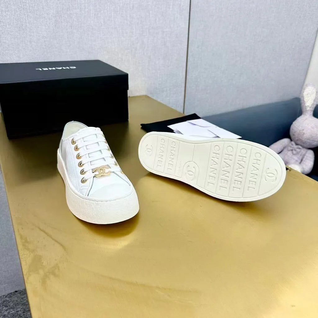 Women Sneakers F605857