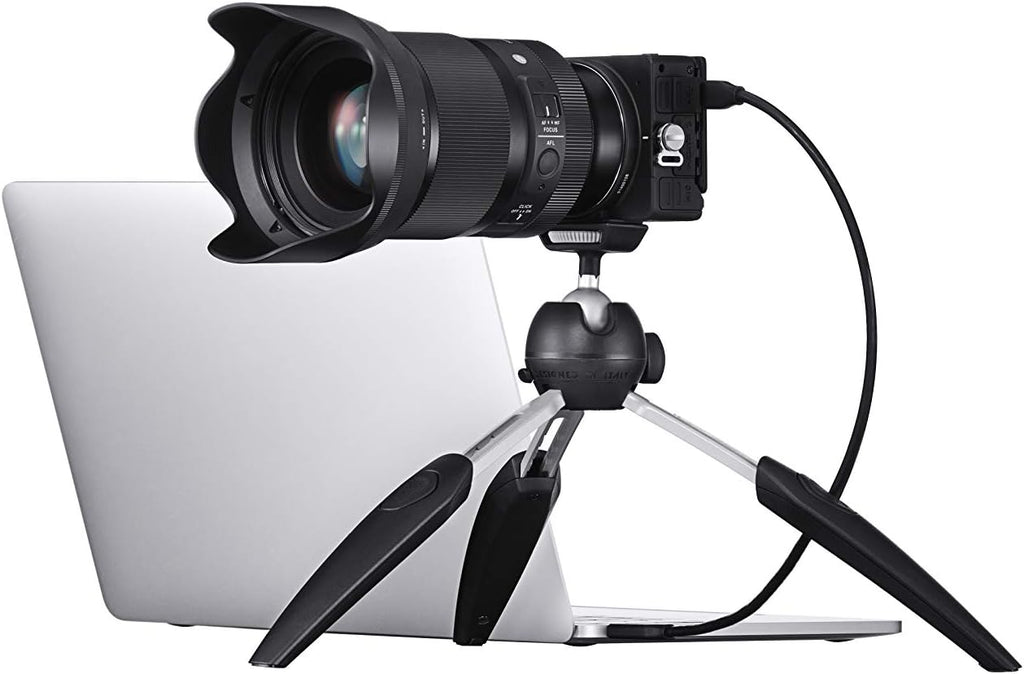 Mirrorless Full-Frame Digital Camera E56204