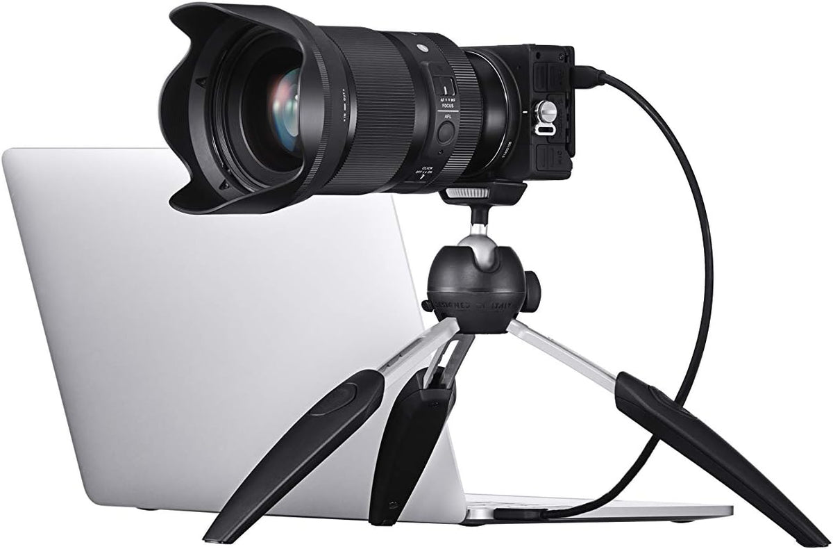 Mirrorless Full-Frame Digital Camera E56204