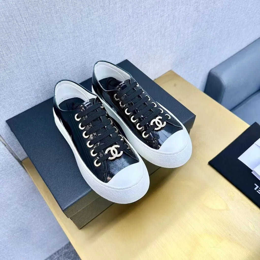 Women Sneakers F605857