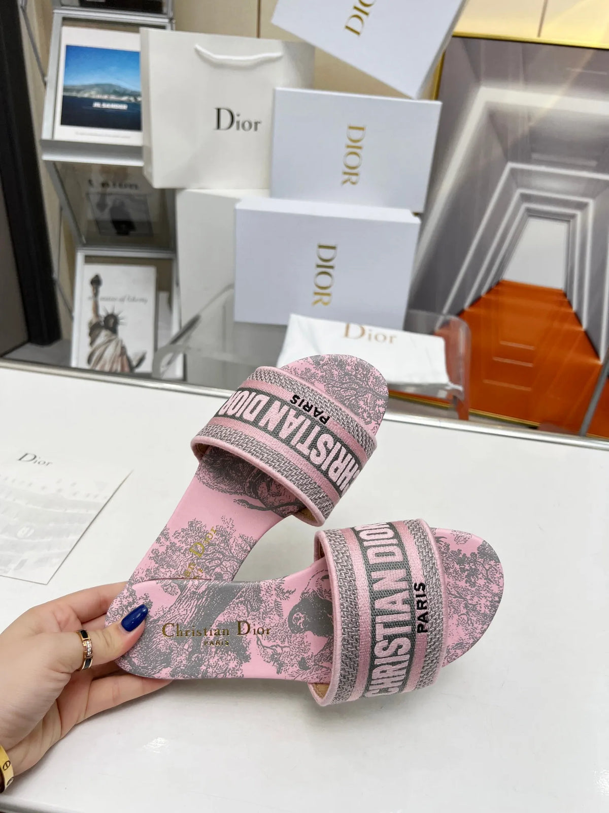 Women Slippers E510264