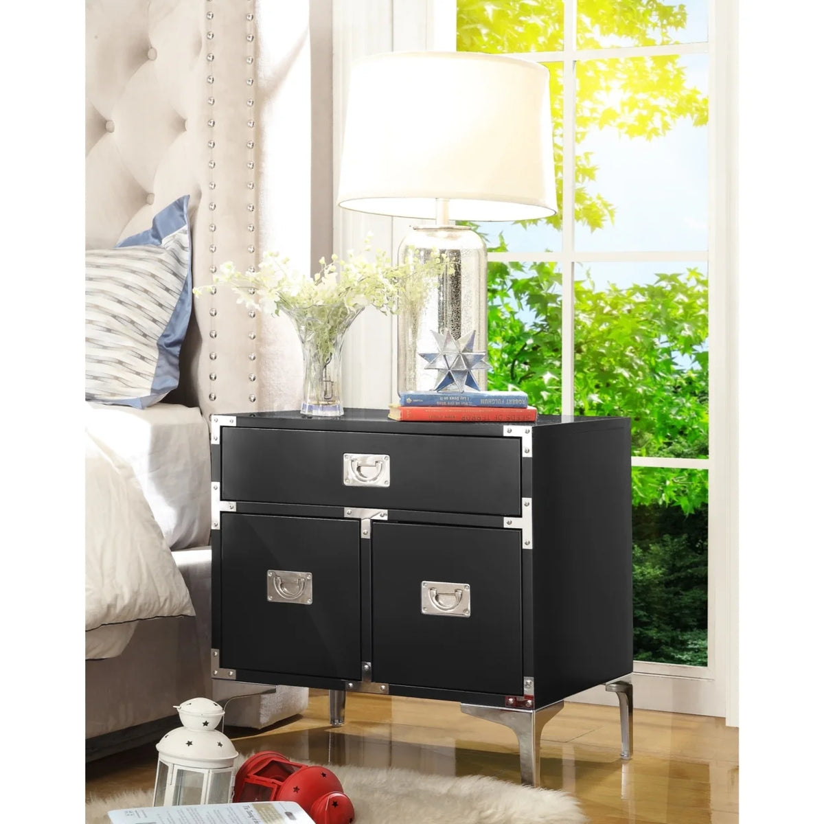 Lacquer Finish 3 Drawer Nightstand O6684